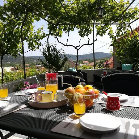 Apartman Petra Gustirna Extérieur photo